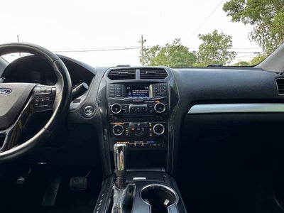 2017 Ford Explorer XLT AWD 4dr SUV