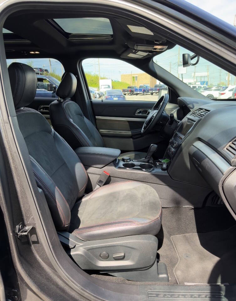 2019 Ford Explorer XLT AWD 4dr SUV