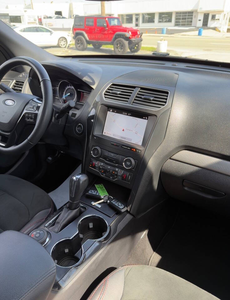2019 Ford Explorer XLT AWD 4dr SUV