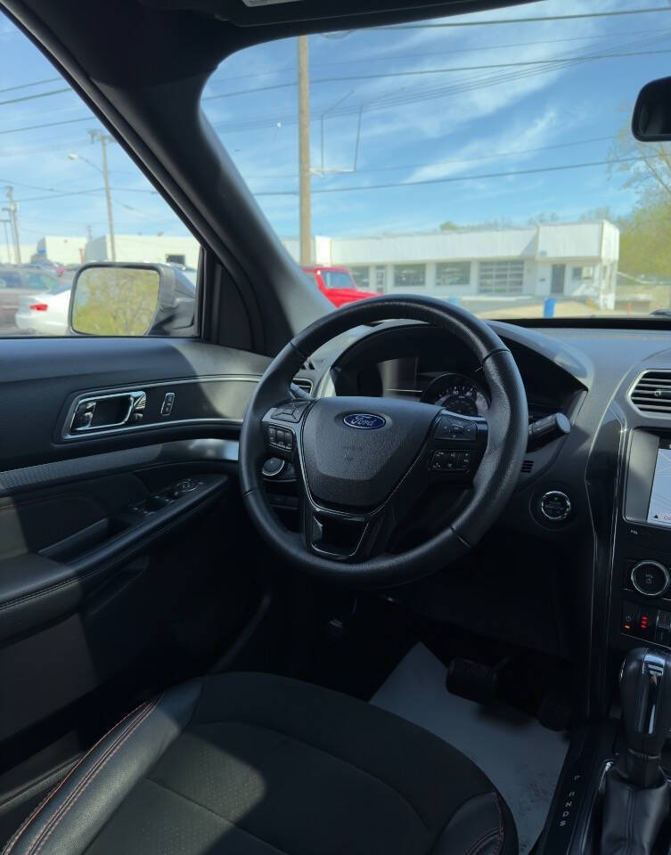 2019 Ford Explorer XLT AWD 4dr SUV