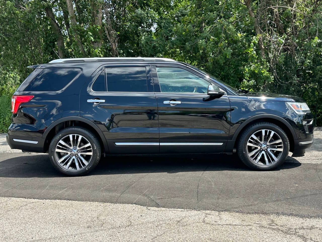 2018 Ford Explorer Platinum AWD 4dr SUV