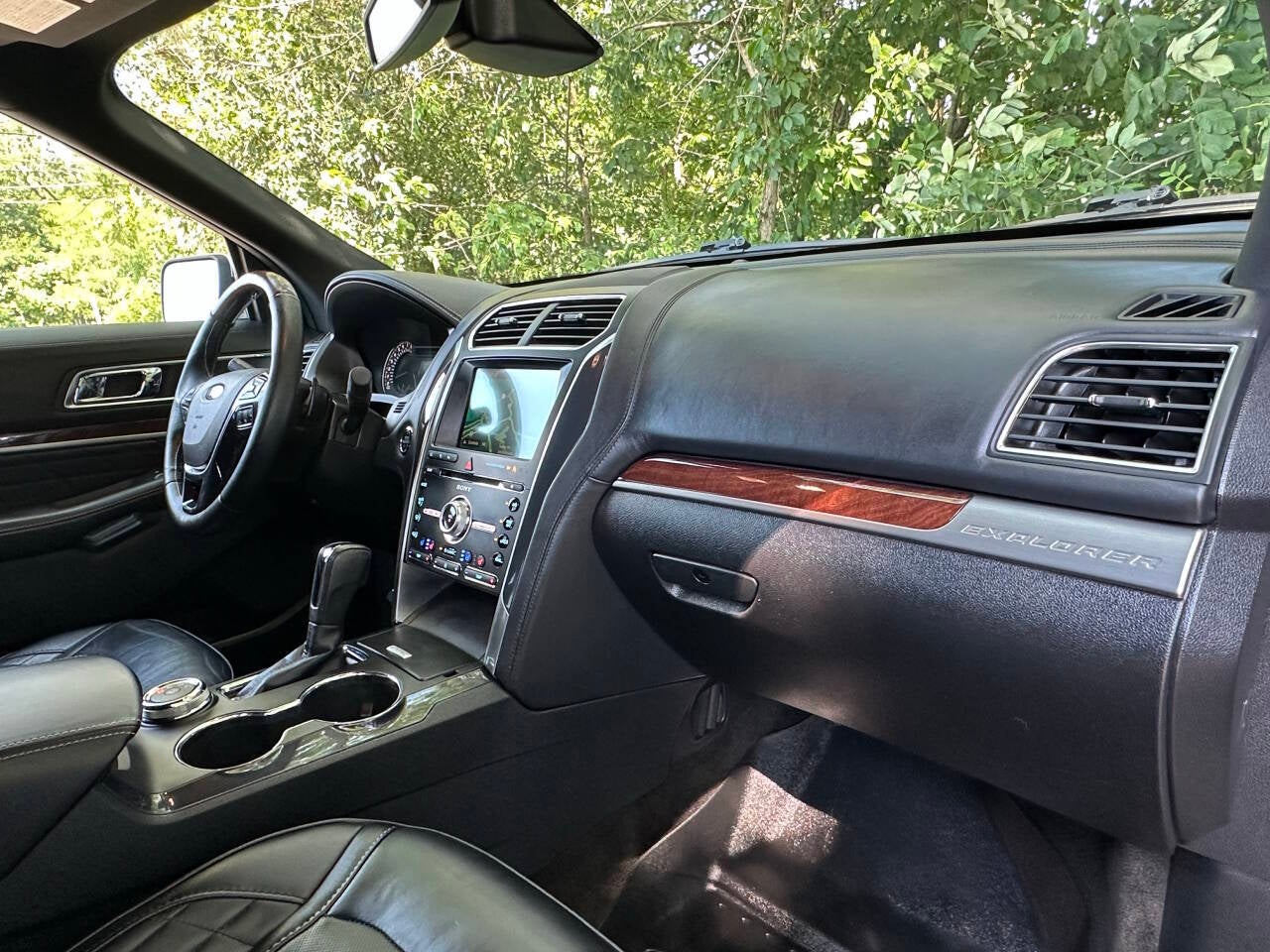 2018 Ford Explorer Platinum AWD 4dr SUV