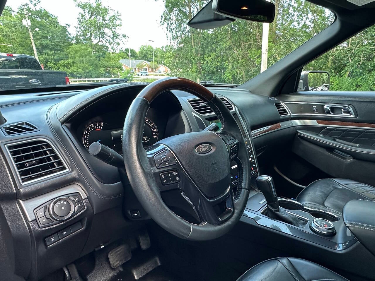 2018 Ford Explorer Platinum AWD 4dr SUV