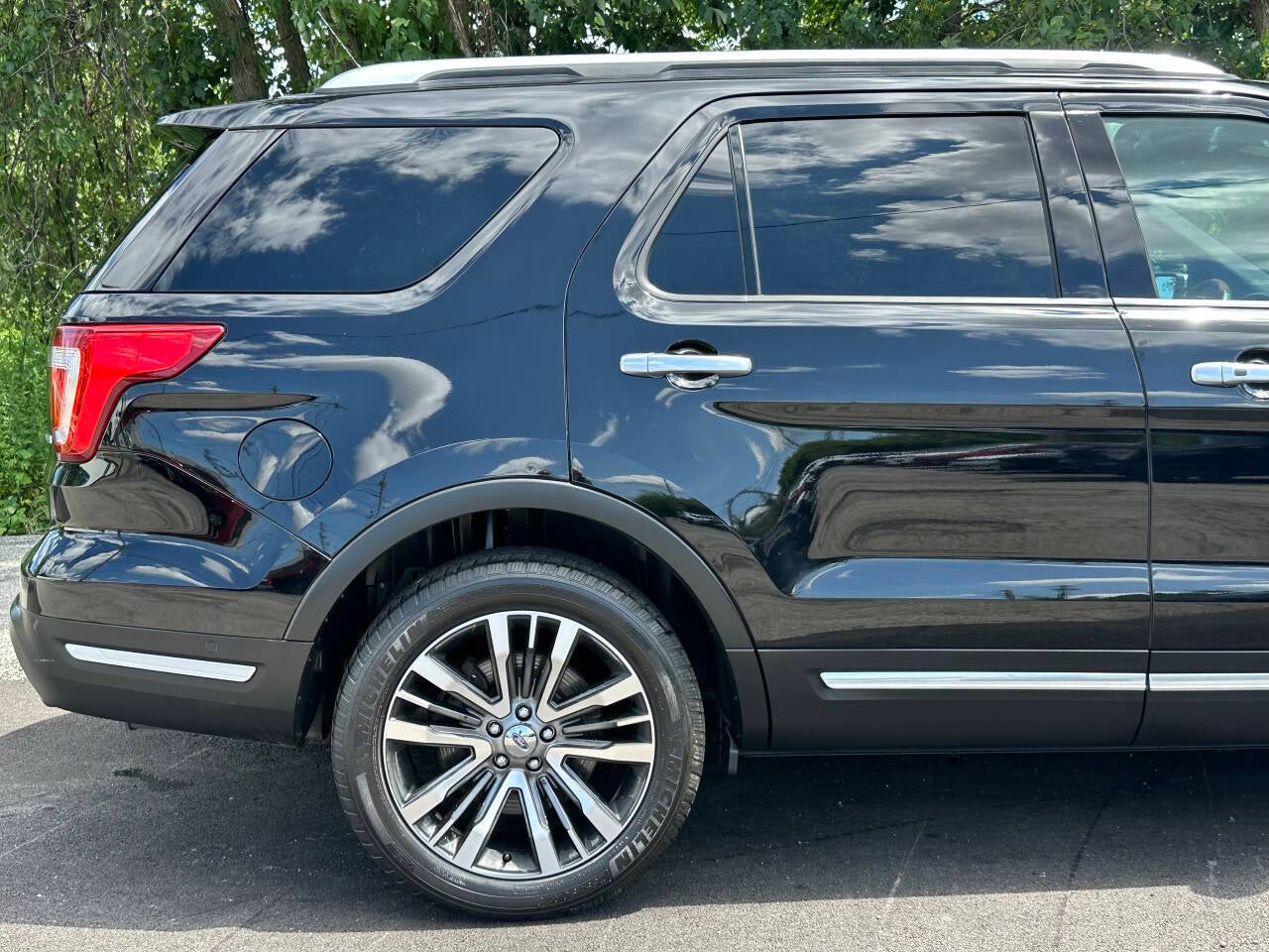 2018 Ford Explorer Platinum AWD 4dr SUV