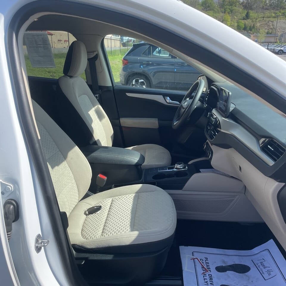 2020 Ford Escape SE AWD 4dr SUV