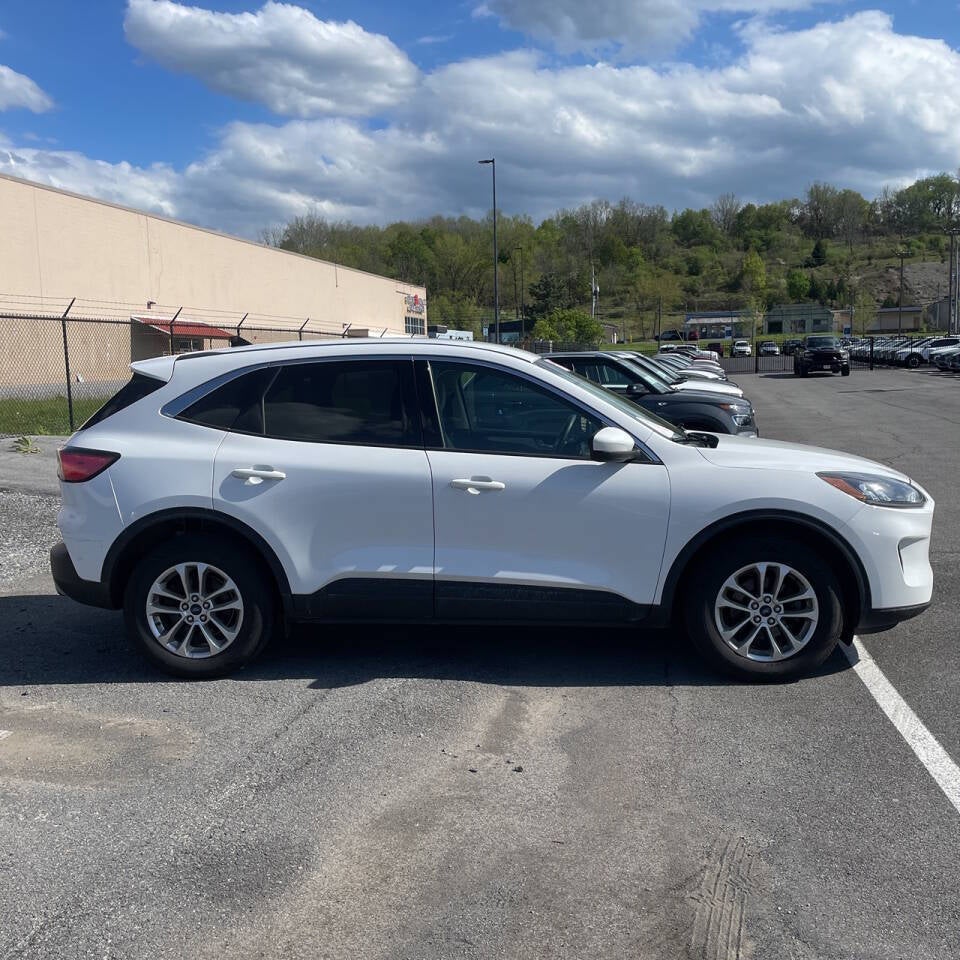 2020 Ford Escape SE AWD 4dr SUV