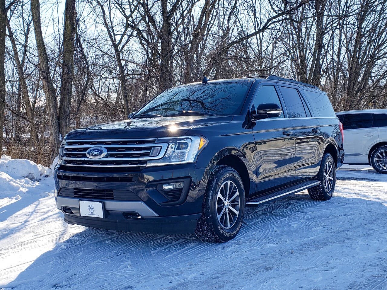 2019 Ford Expedition MAX XLT 4x4 4dr SUV