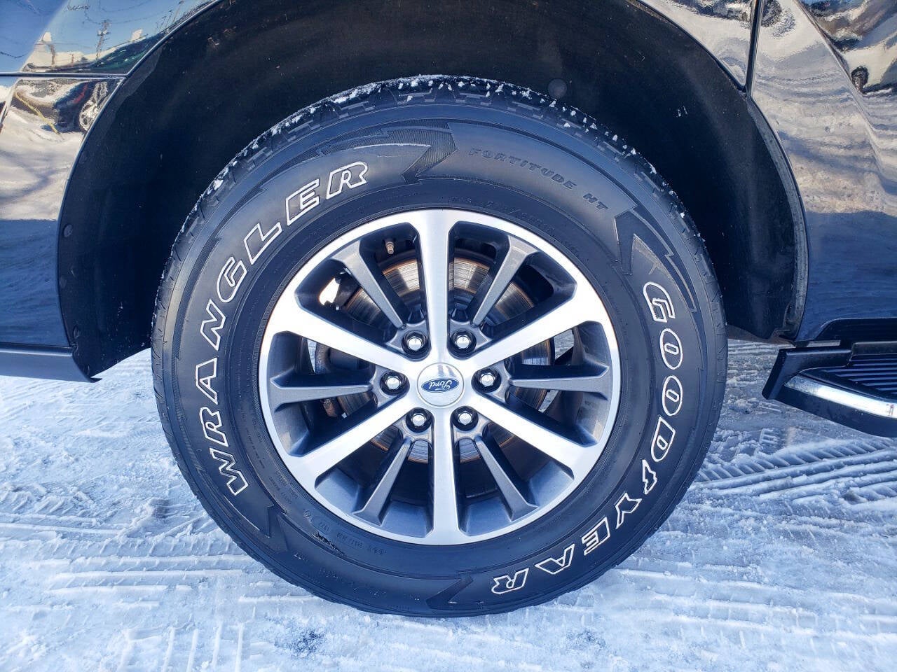 2019 Ford Expedition MAX XLT 4x4 4dr SUV