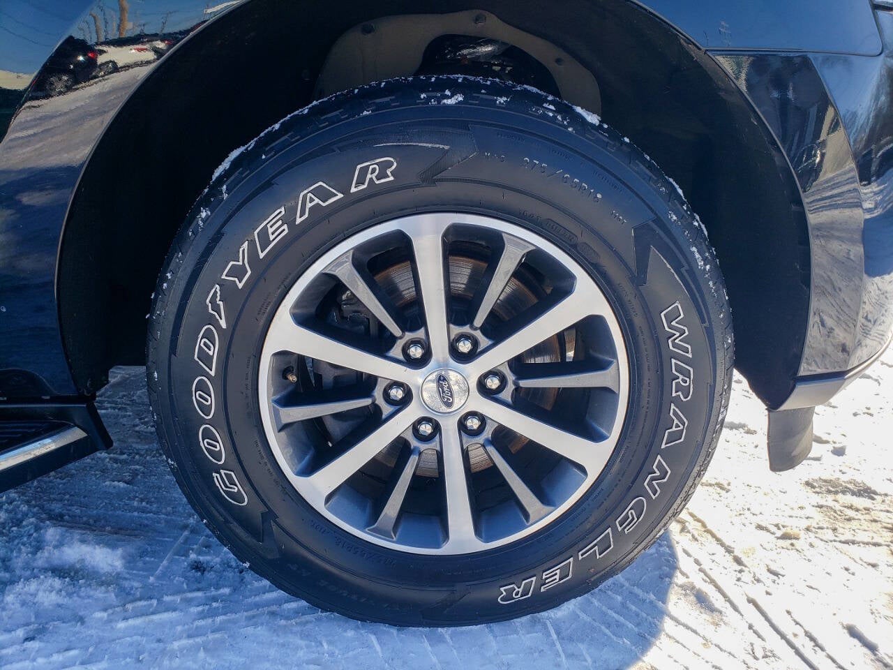 2019 Ford Expedition MAX XLT 4x4 4dr SUV