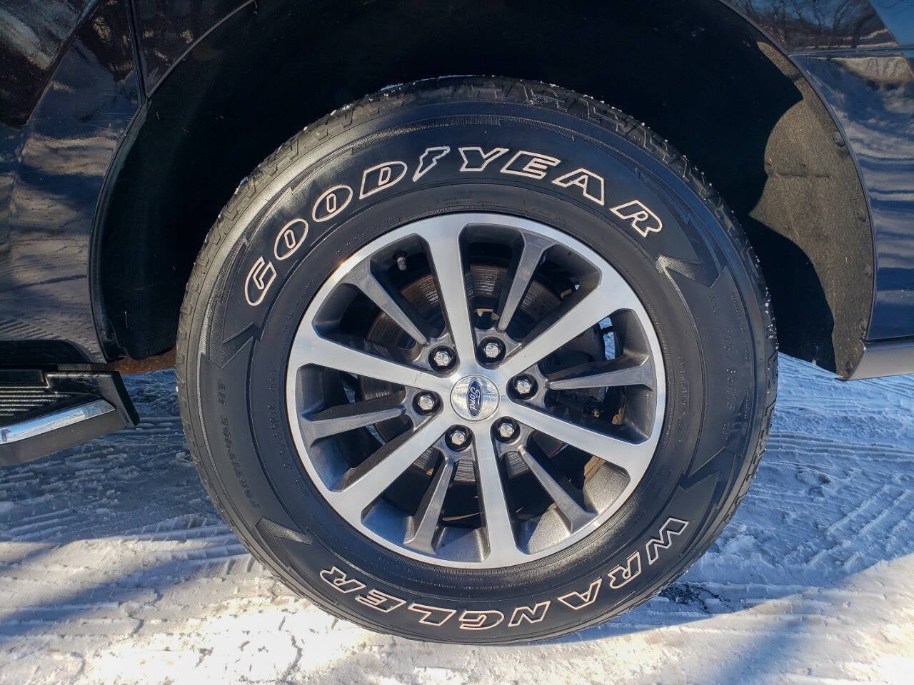 2019 Ford Expedition MAX XLT 4x4 4dr SUV