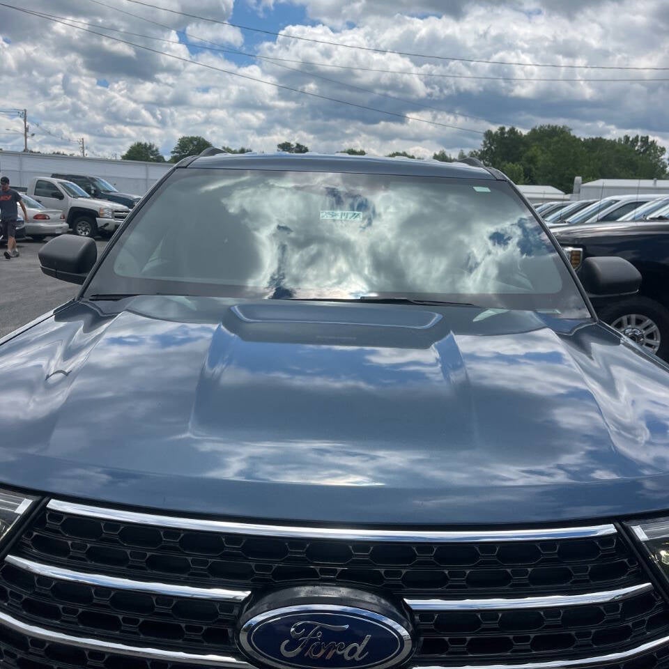 2020 Ford Explorer XLT AWD 4dr SUV
