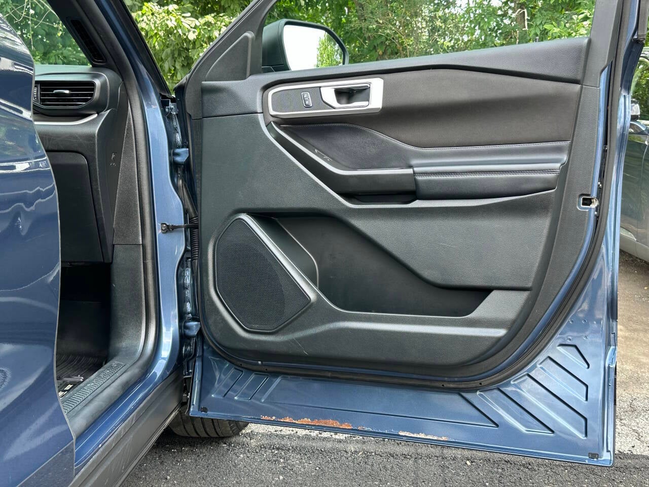 2020 Ford Explorer XLT AWD 4dr SUV