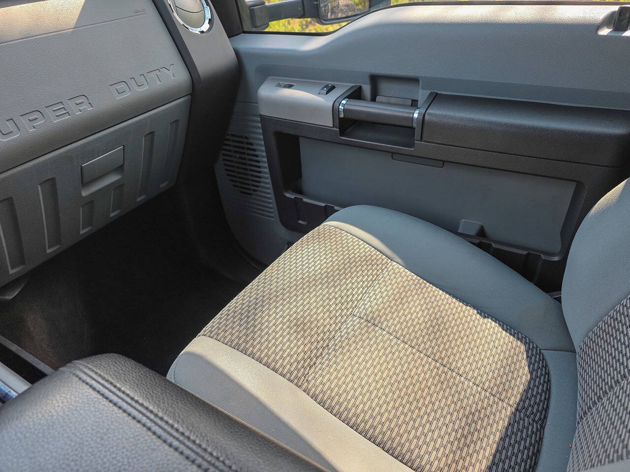 2013 Ford F-250 Super Duty XLT 4x4 4dr Crew Cab 6.8 ft. SB Pickup