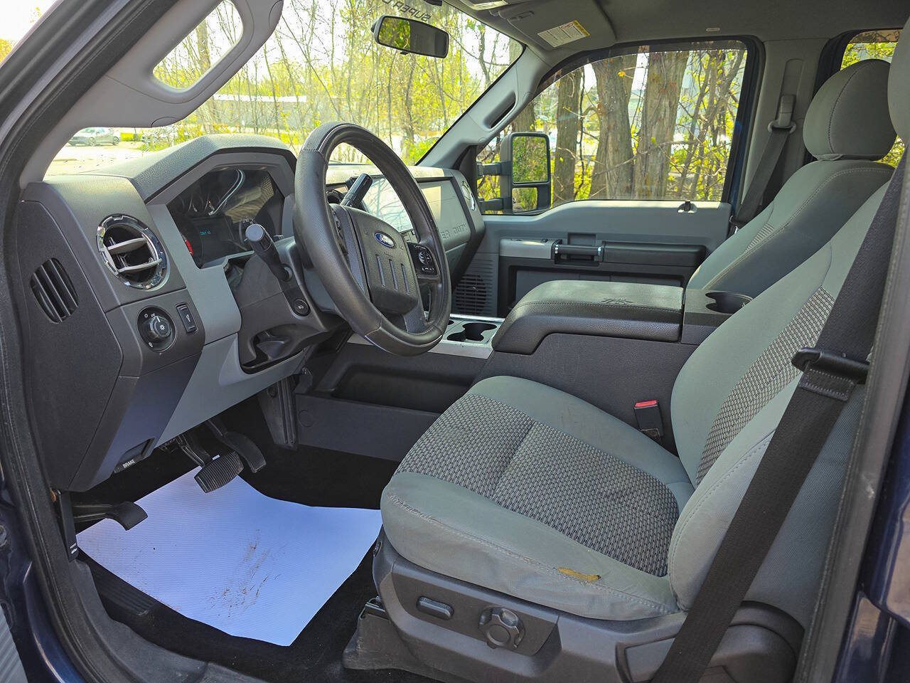 2013 Ford F-250 Super Duty XLT 4x4 4dr Crew Cab 6.8 ft. SB Pickup