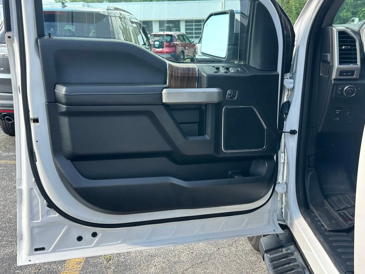 2018 Ford F-150 Lariat - Photo 31