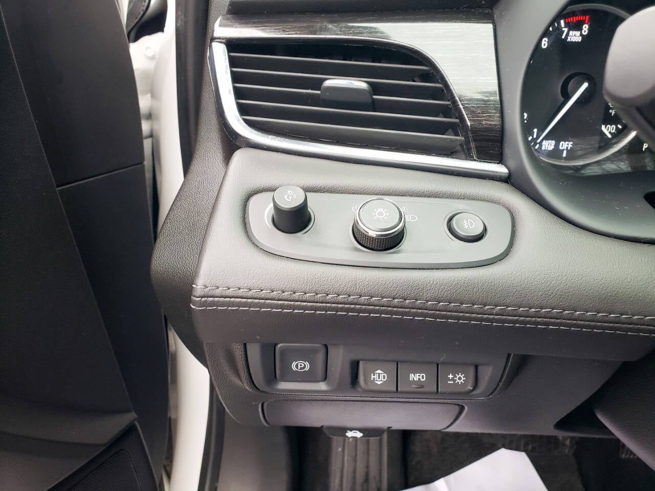 2018 Buick LaCrosse Avenir 4dr Sedan