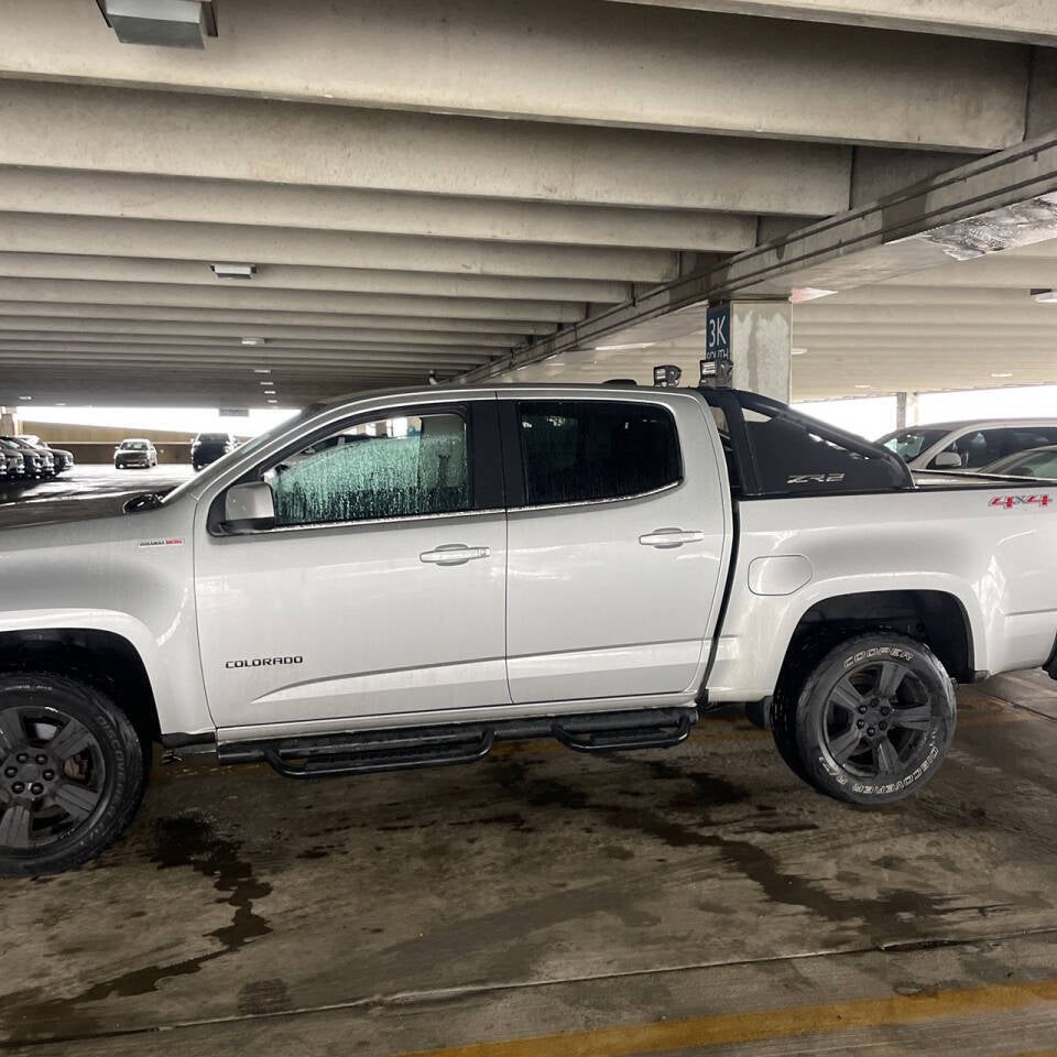 2017 Chevrolet Colorado LT 4x4 4dr Crew Cab 5 ft. SB