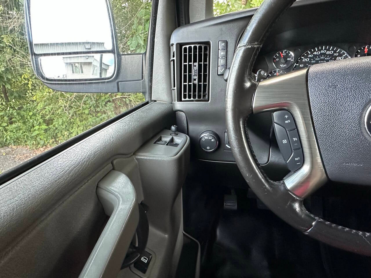 2018 Chevrolet Express Cargo Work Van - Photo 26