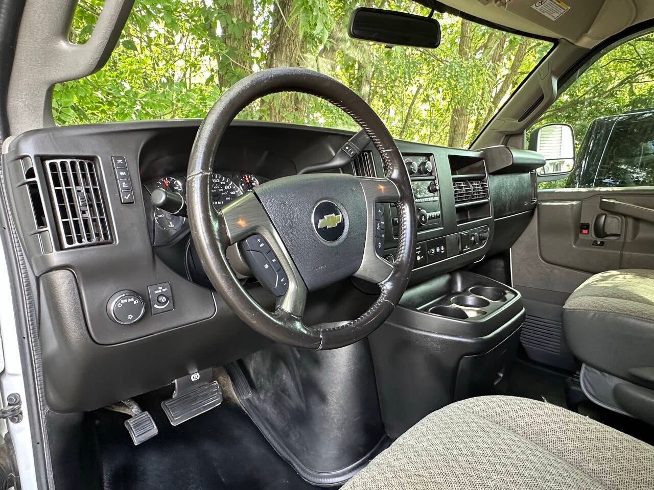 2018 Chevrolet Express Cargo Work Van - Photo 27