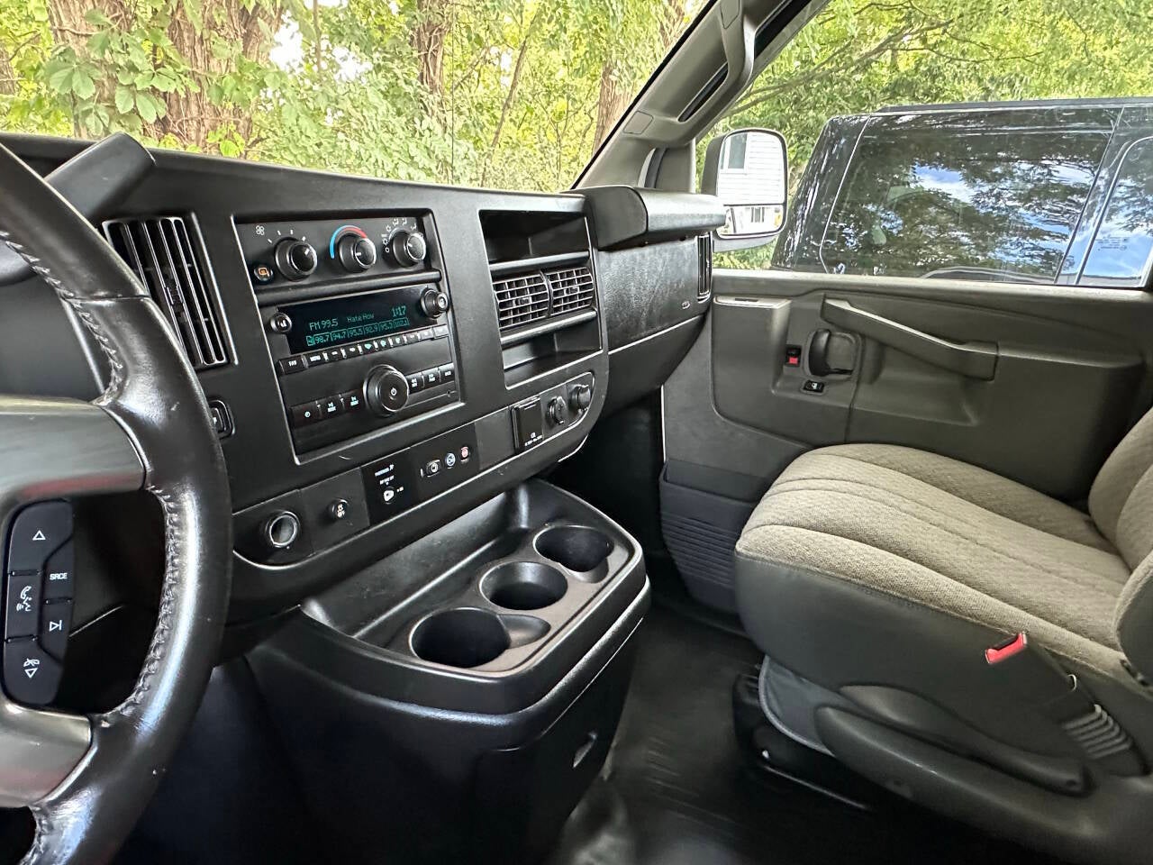 2018 Chevrolet Express Cargo Work Van - Photo 32