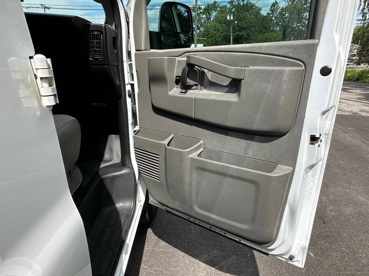 2018 Chevrolet Express Cargo Work Van - Photo 34