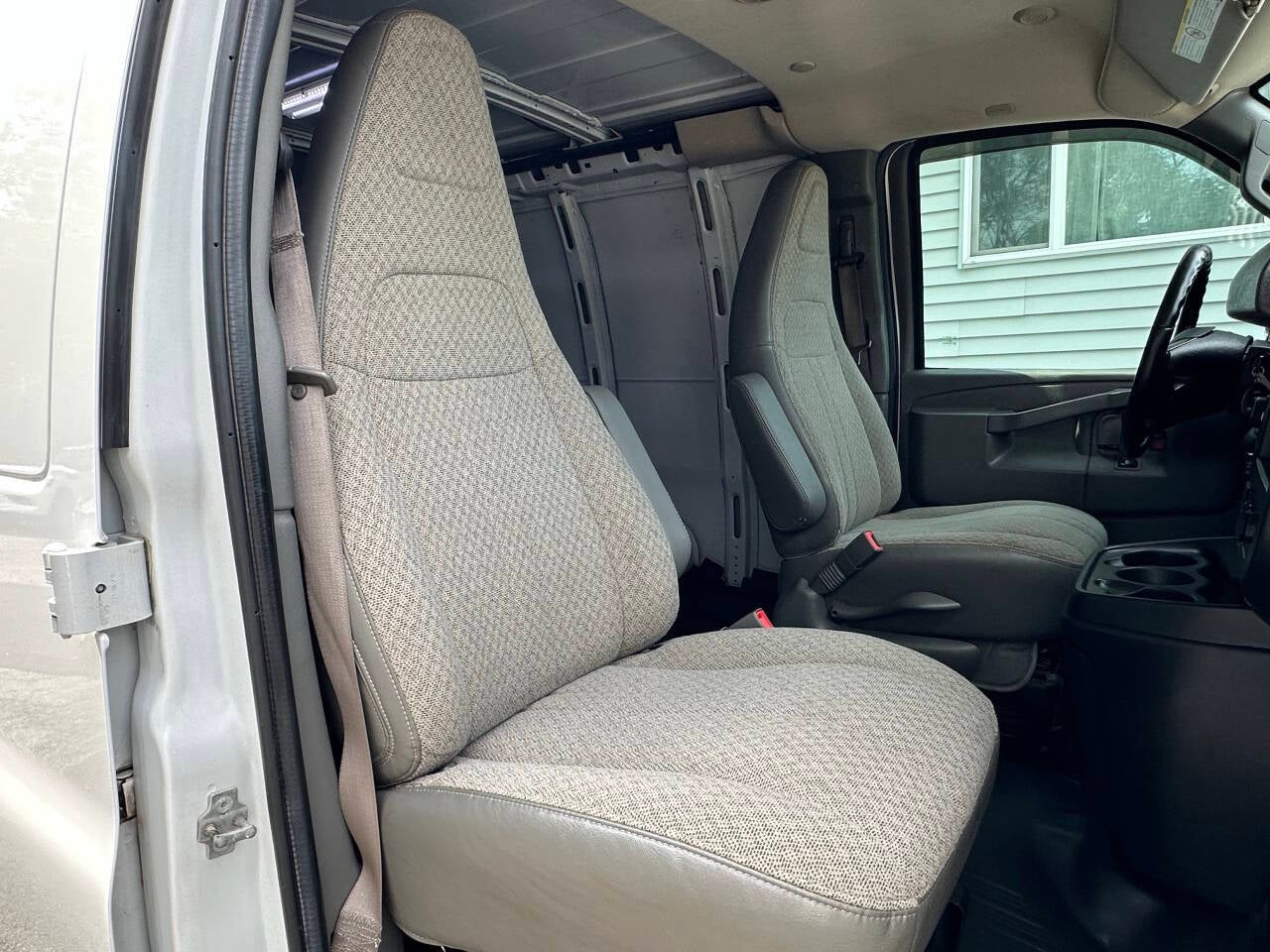 2018 Chevrolet Express Cargo Work Van - Photo 37