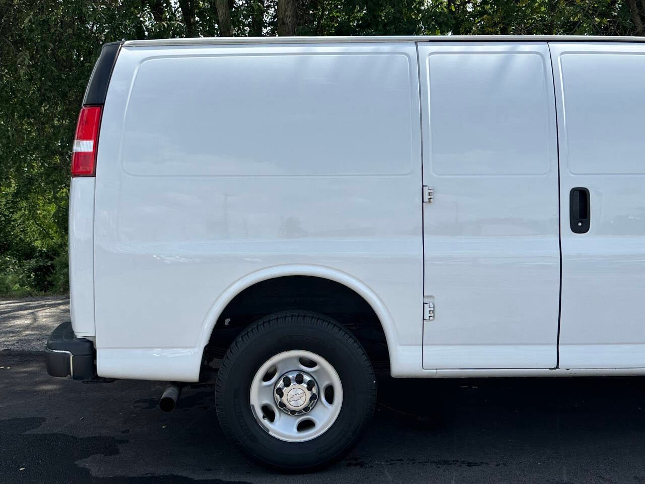 2018 Chevrolet Express Cargo Work Van - Photo 43
