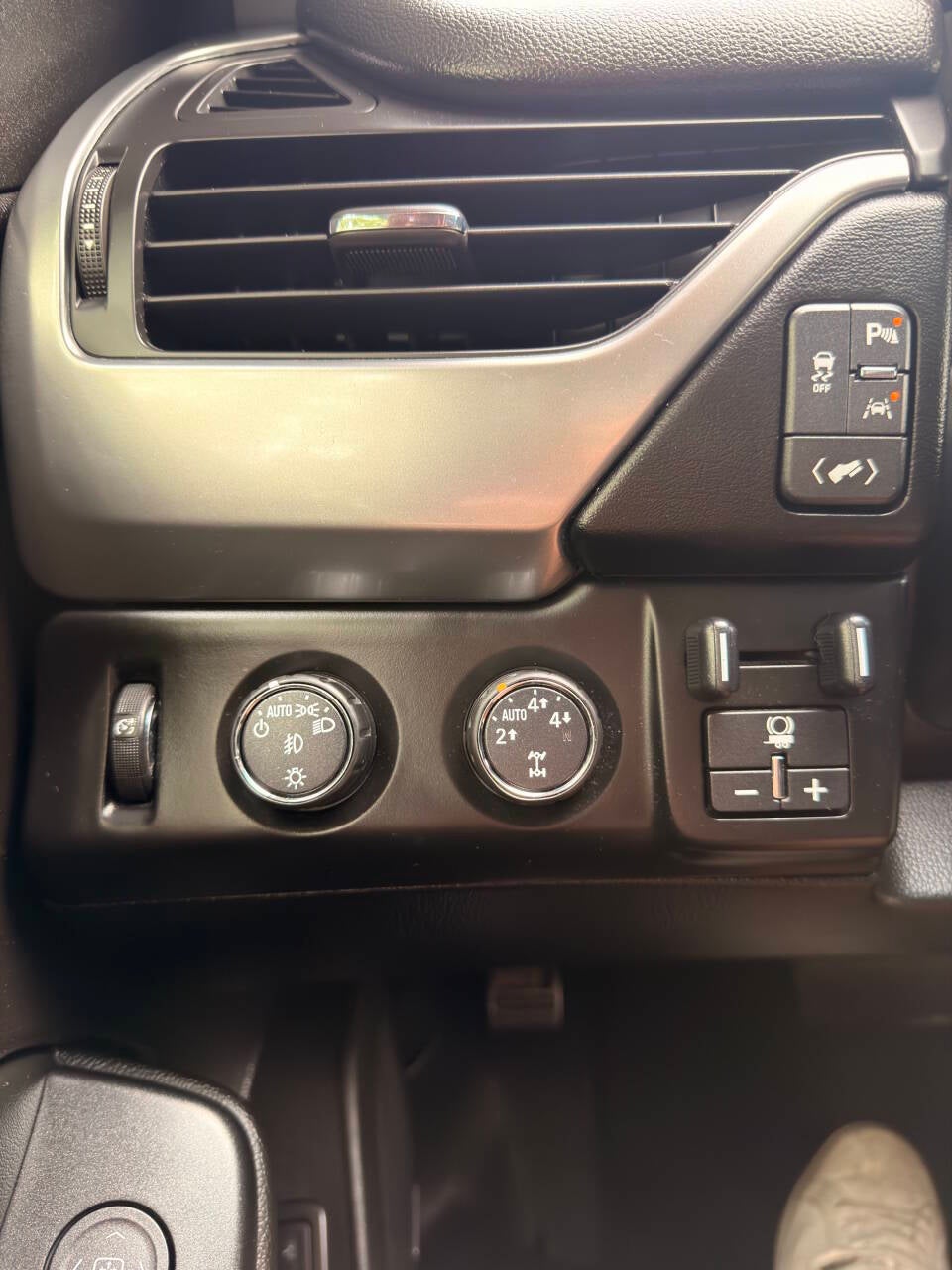 2016 Chevrolet Tahoe LTZ 4x4 4dr SUV