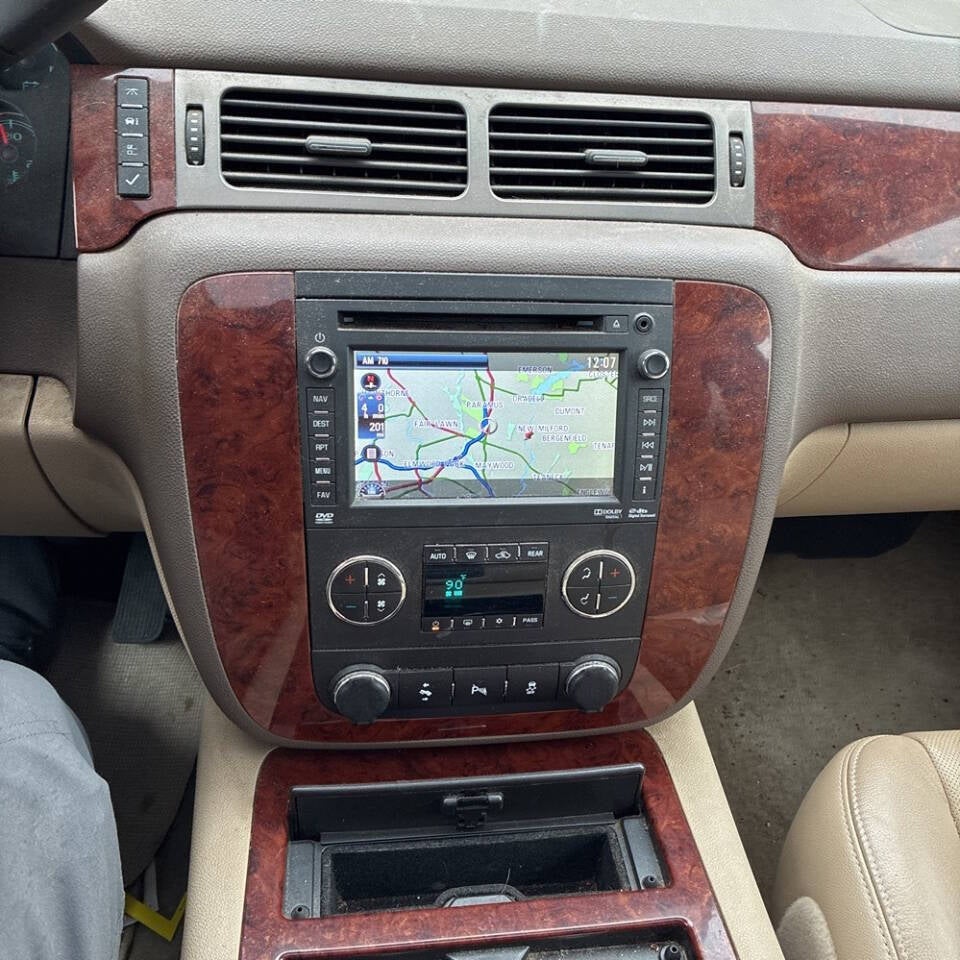 2012 Chevrolet Suburban LTZ 4x4 4dr SUV