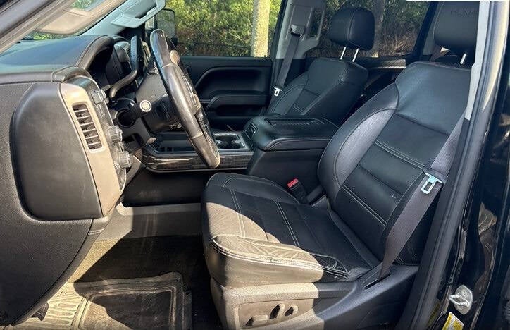 2016 GMC Sierra 2500HD Denali 4x4 4dr Crew Cab SB