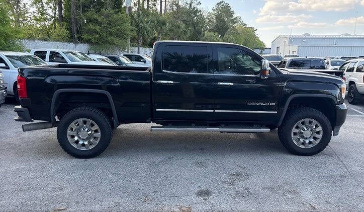 2016 GMC Sierra 2500HD Denali 4x4 4dr Crew Cab SB