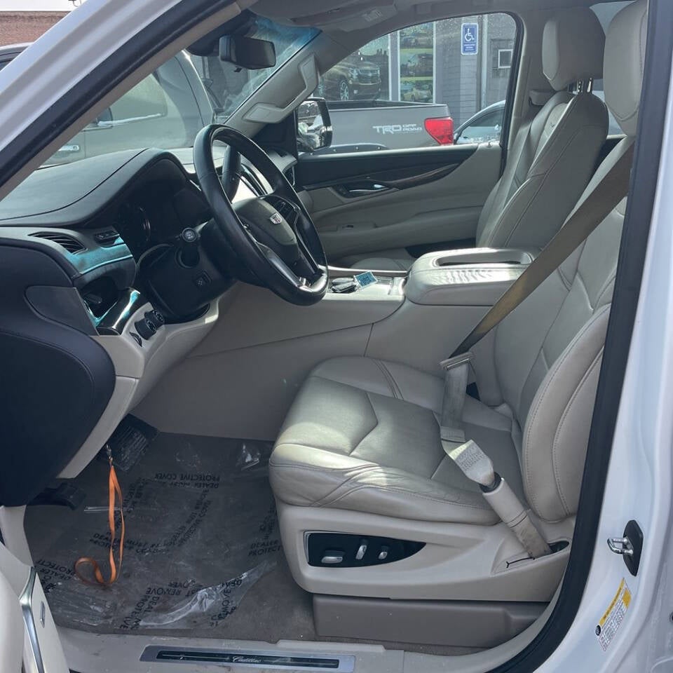 2018 Cadillac Escalade Luxury 4x4 4dr SUV