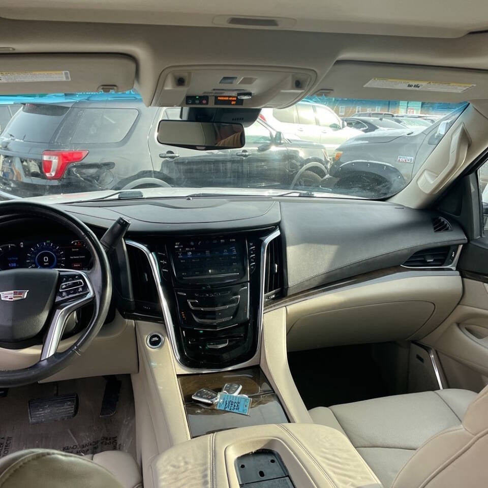 2018 Cadillac Escalade Luxury 4x4 4dr SUV