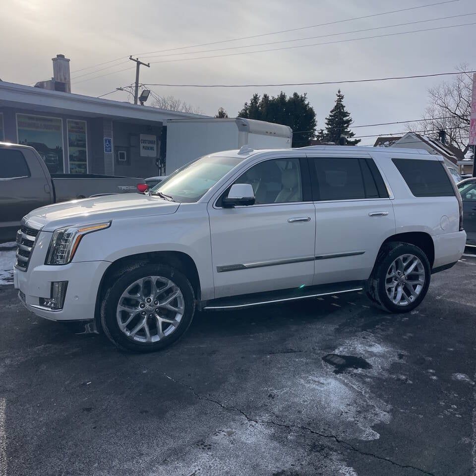 2018 Cadillac Escalade Luxury 4x4 4dr SUV