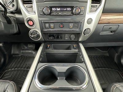 2017 Nissan Titan SL 4x4 4dr Crew Cab
