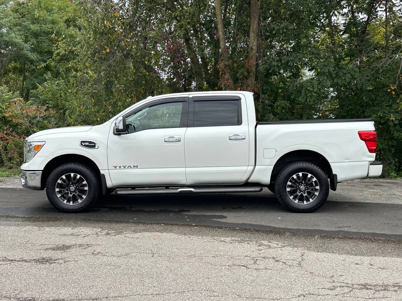 2017 Nissan Titan SL 4x4 4dr Crew Cab