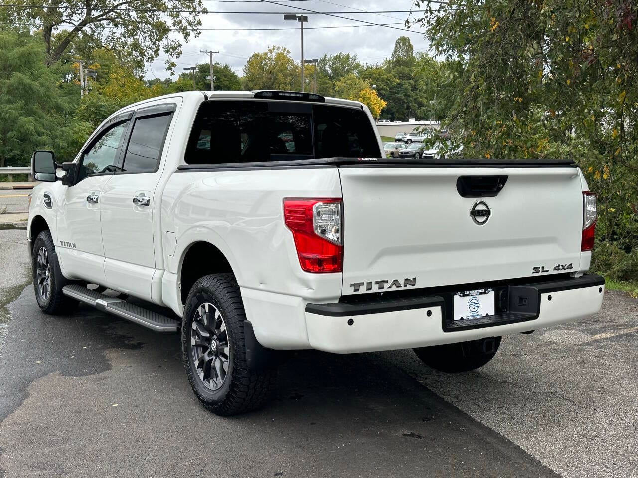 2017 Nissan Titan SL 4x4 4dr Crew Cab