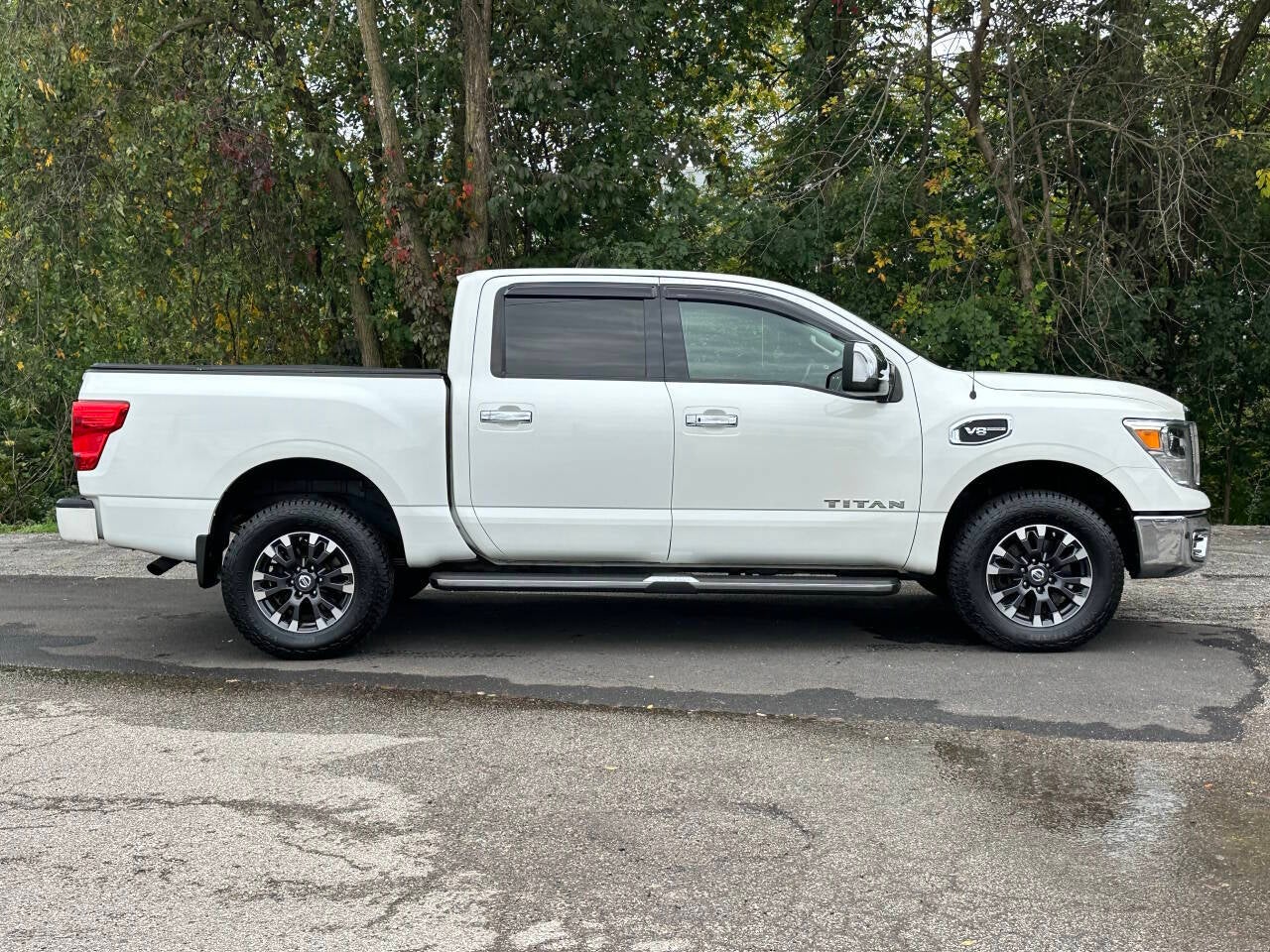 2017 Nissan Titan SL 4x4 4dr Crew Cab