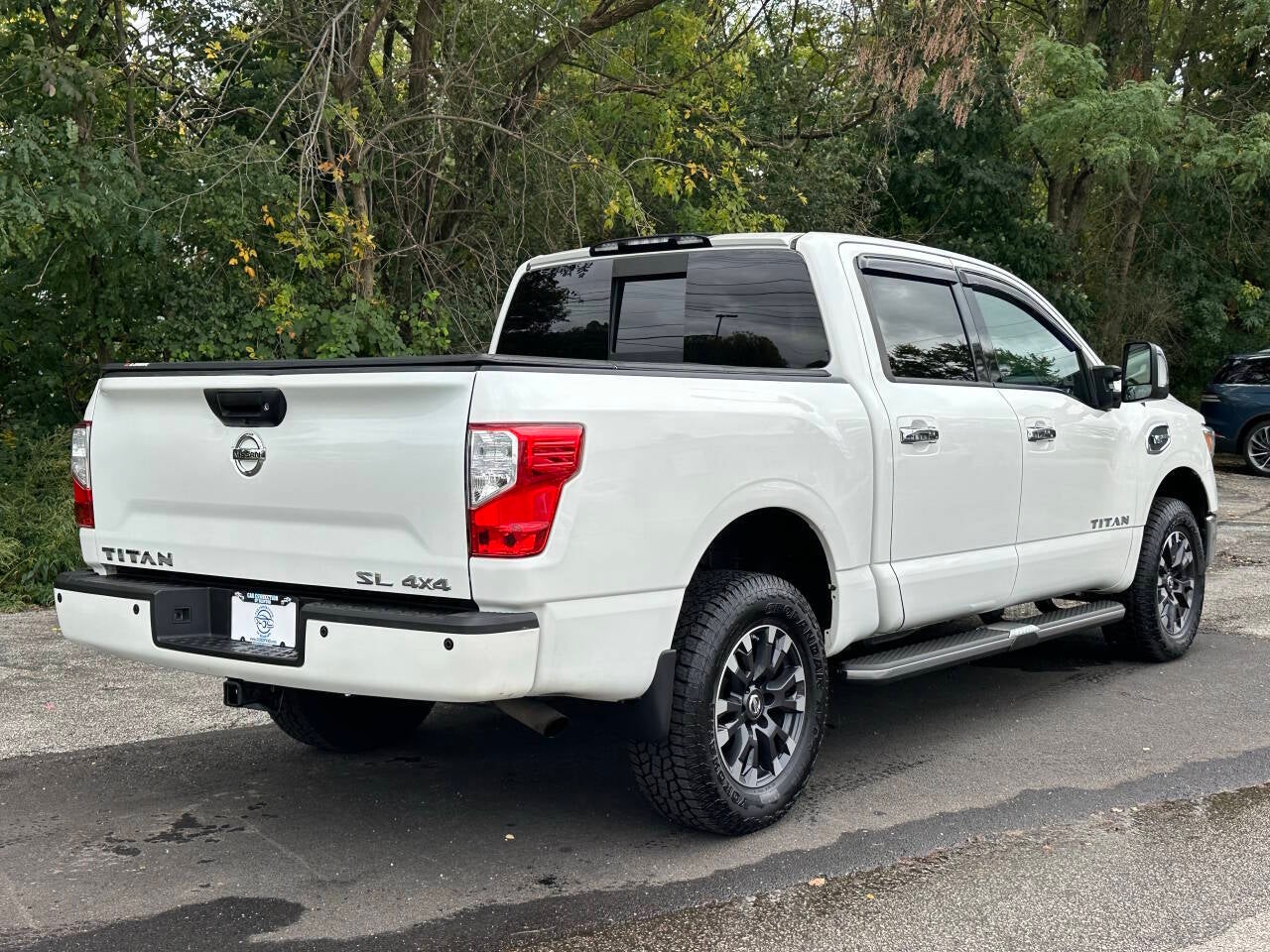 2017 Nissan Titan SL 4x4 4dr Crew Cab
