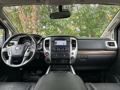 2017 Nissan Titan SL 4x4 4dr Crew Cab