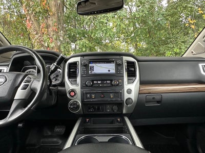 2017 Nissan Titan SL 4x4 4dr Crew Cab