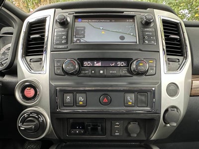 2017 Nissan Titan SL 4x4 4dr Crew Cab