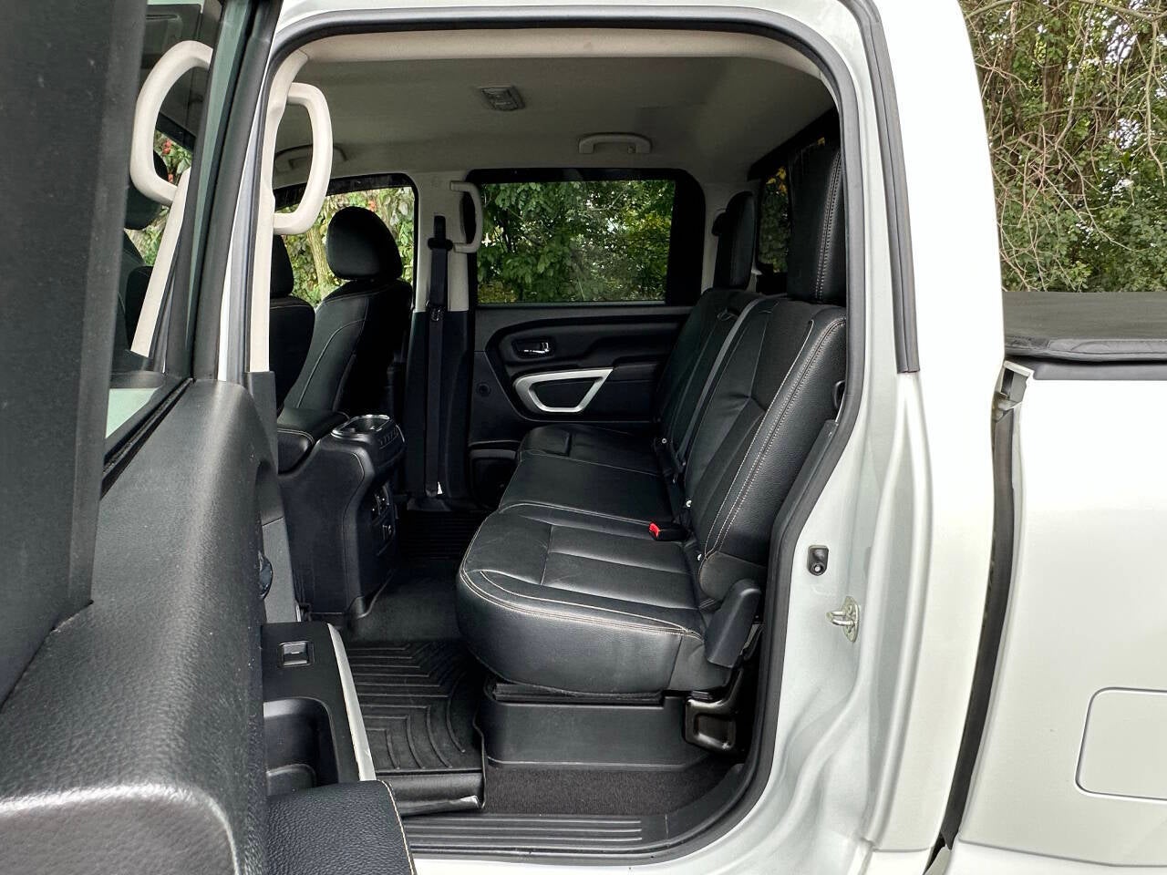 2017 Nissan Titan SL 4x4 4dr Crew Cab