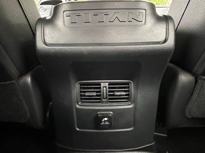 2017 Nissan Titan SL 4x4 4dr Crew Cab