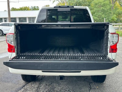 2017 Nissan Titan SL 4x4 4dr Crew Cab