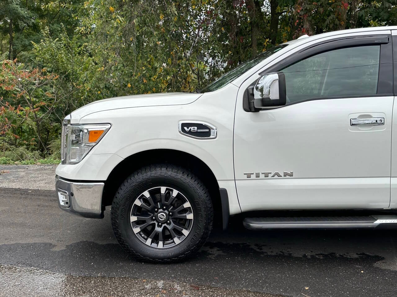2017 Nissan Titan SL 4x4 4dr Crew Cab