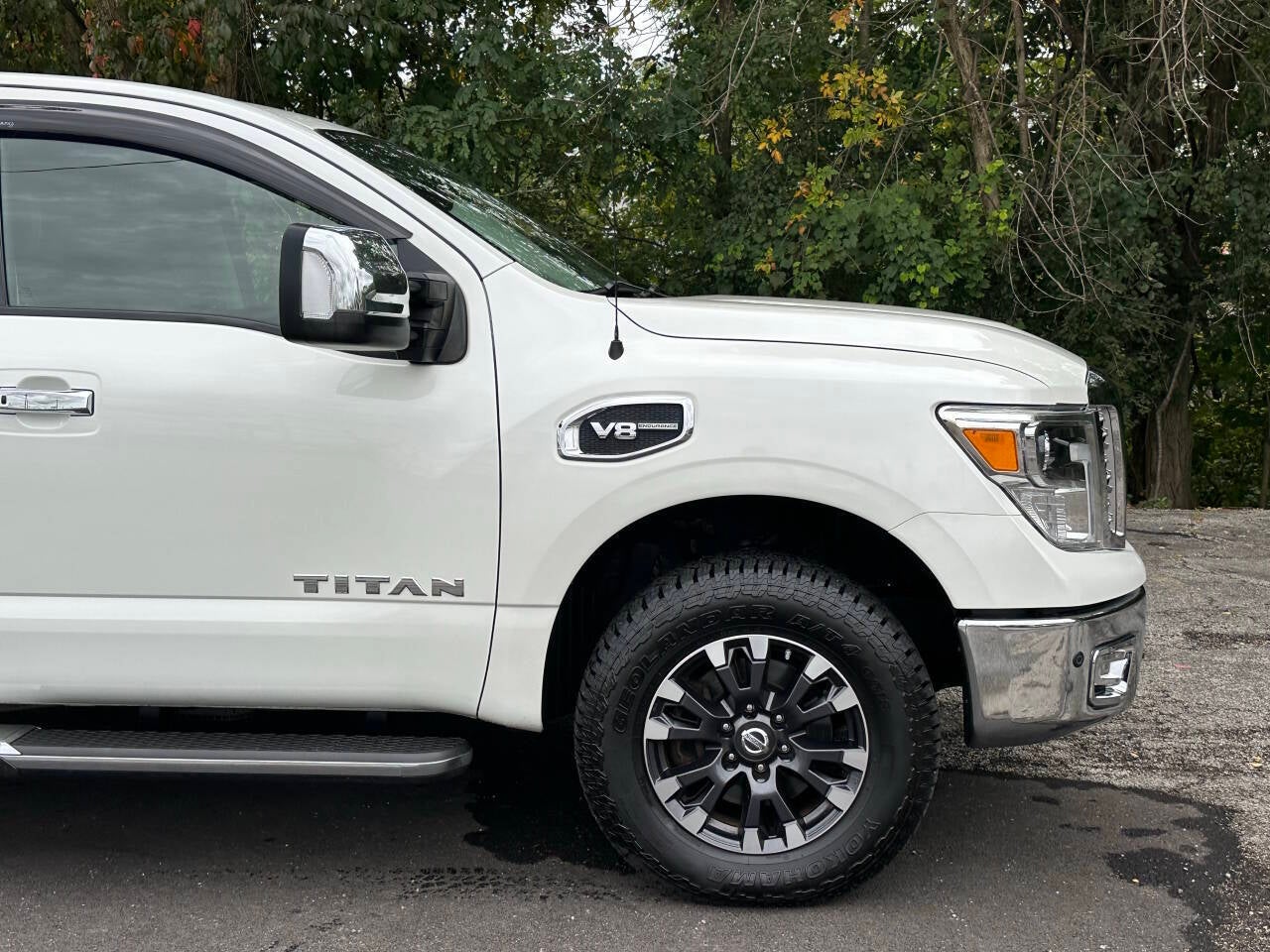 2017 Nissan Titan SL 4x4 4dr Crew Cab