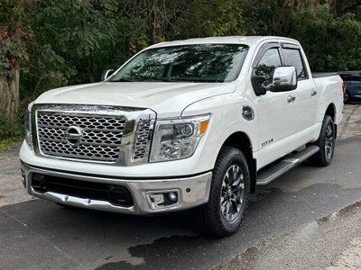 2017 Nissan Titan SL 4x4 4dr Crew Cab