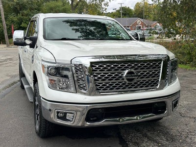 2017 Nissan Titan SL 4x4 4dr Crew Cab