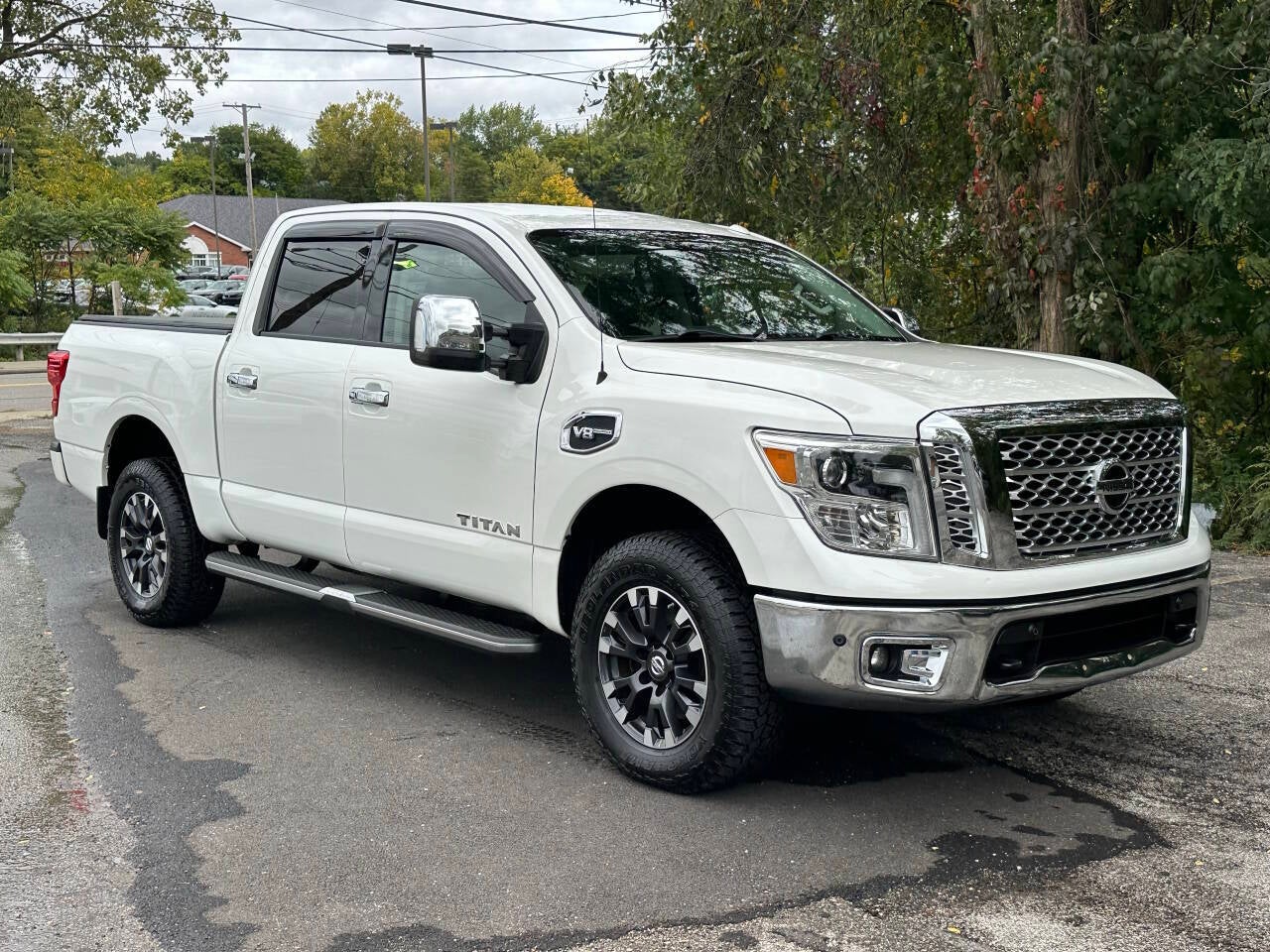 2017 Nissan Titan SL 4x4 4dr Crew Cab